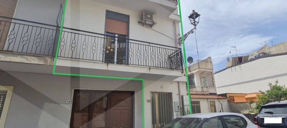 Casa de 4 habitaciónes en Santa Teresa di Riva, Italy No. 24166 2