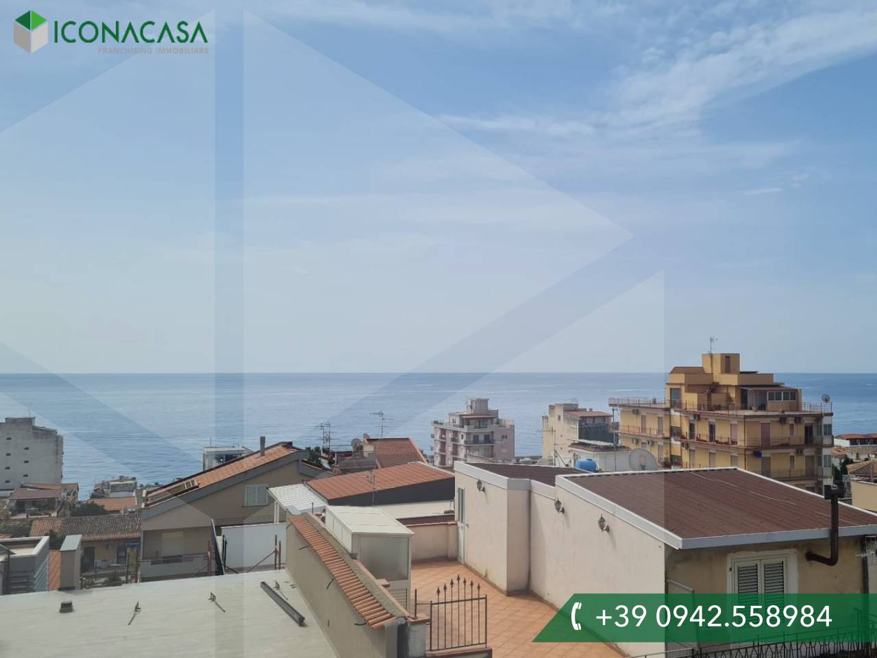 Casa de 4 habitaciónes en Santa Teresa di Riva, Italy No. 24166