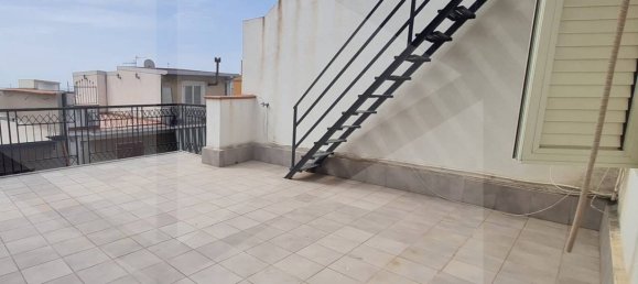 Casa de 4 habitaciónes en Santa Teresa di Riva, Italy No. 24166 10