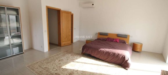 Apartamento de 3 dormitorios en Swatar, Malta No. 11144 8