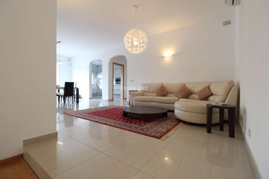 Apartamento de 3 dormitorios en Swatar, Malta No. 11144