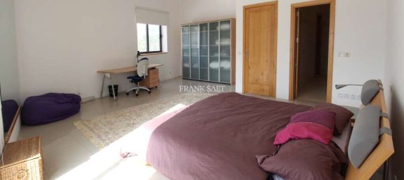 Apartamento de 3 dormitorios en Swatar, Malta No. 11144 9