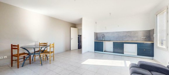 2 bedrooms Apartment in Marseille, France No. 348501 3