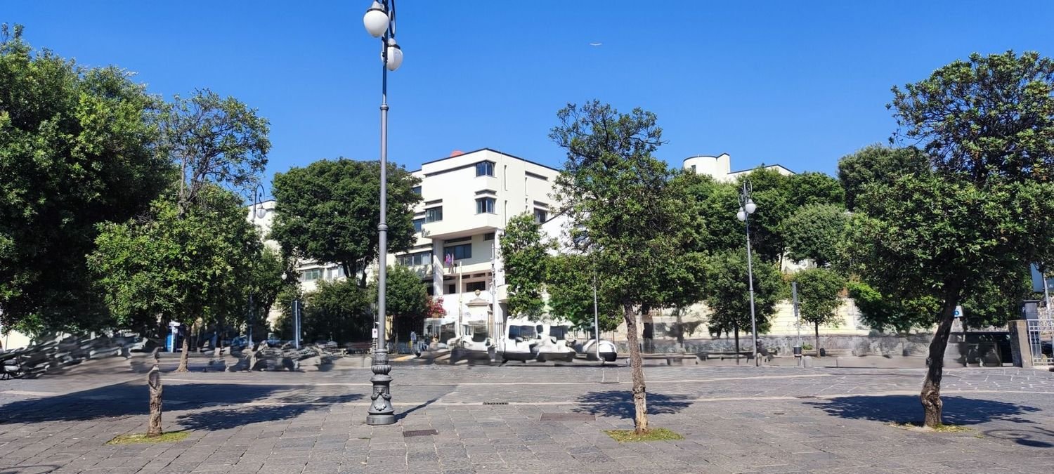 6 bedrooms Apartment in Portici, Italy No. 347466