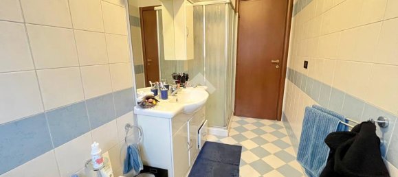 2 rooms Apartment in Altopascio, Italy No. 38033 9
