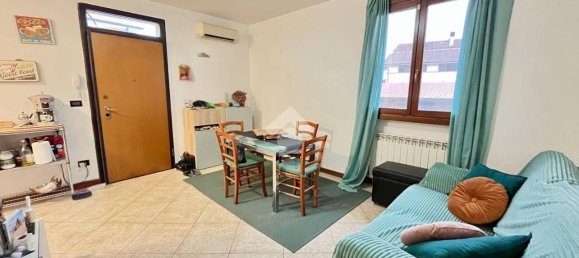 2 rooms Apartment in Altopascio, Italy No. 38033 4