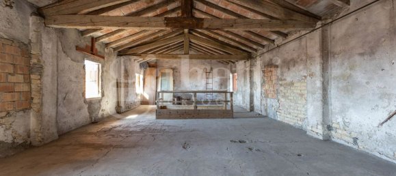 6 rooms House in Portogruaro, Italy No. 172591 8