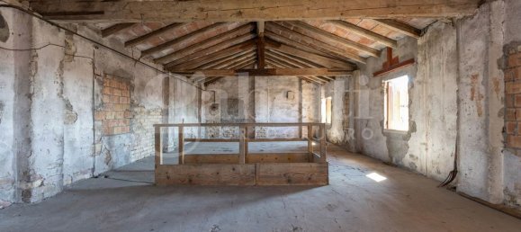 6 rooms House in Portogruaro, Italy No. 172591 7