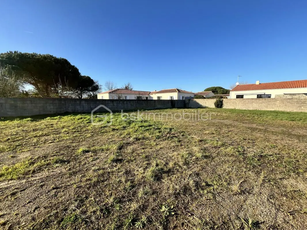 505m² Land in L'Ile-d'Olonne, France No. 58002