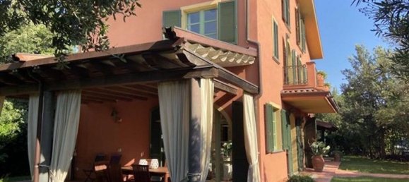 6 bedrooms Villa in Forte dei Marmi, Italy No. 15705 2