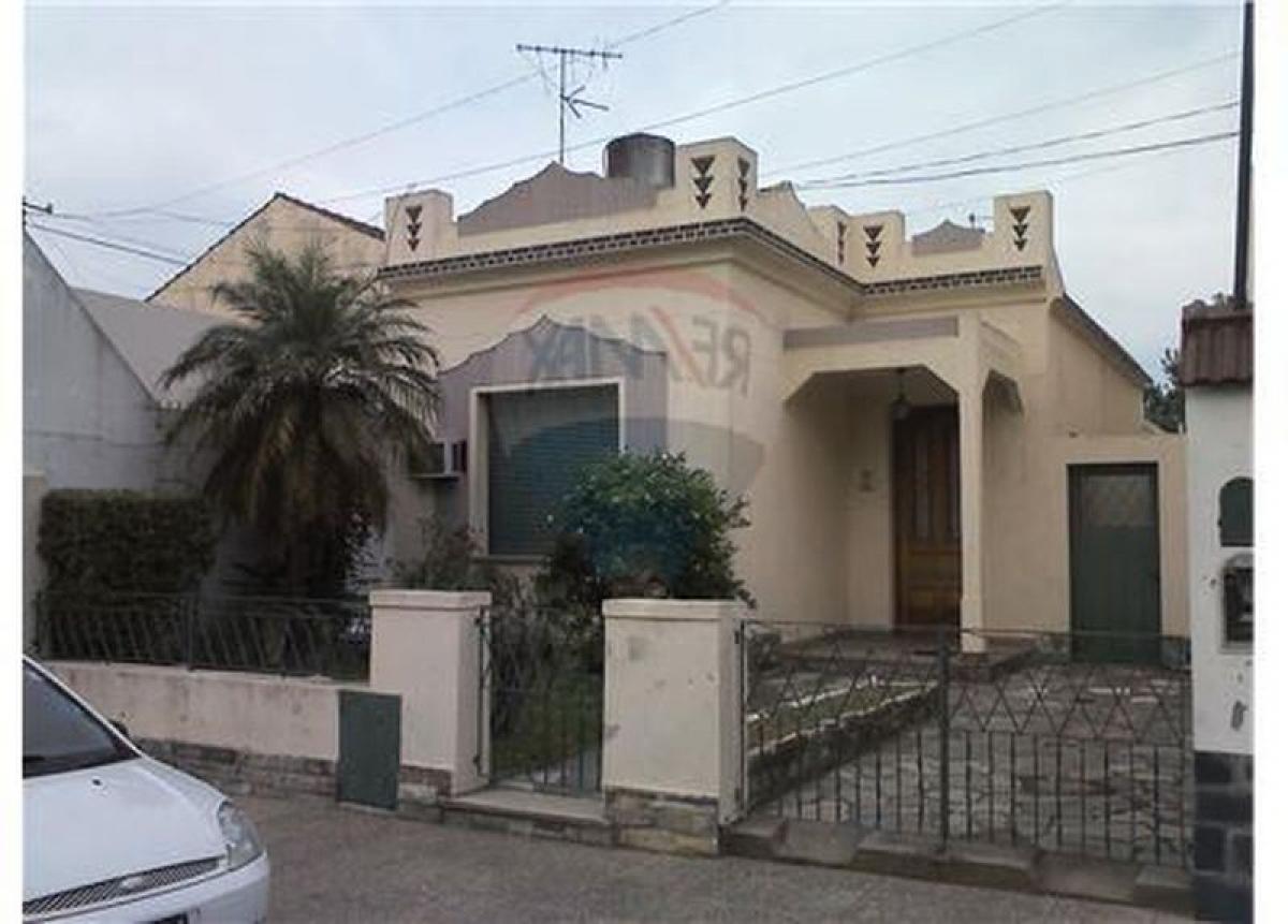 3 bedrooms House in Moron, Argentina No. 59877