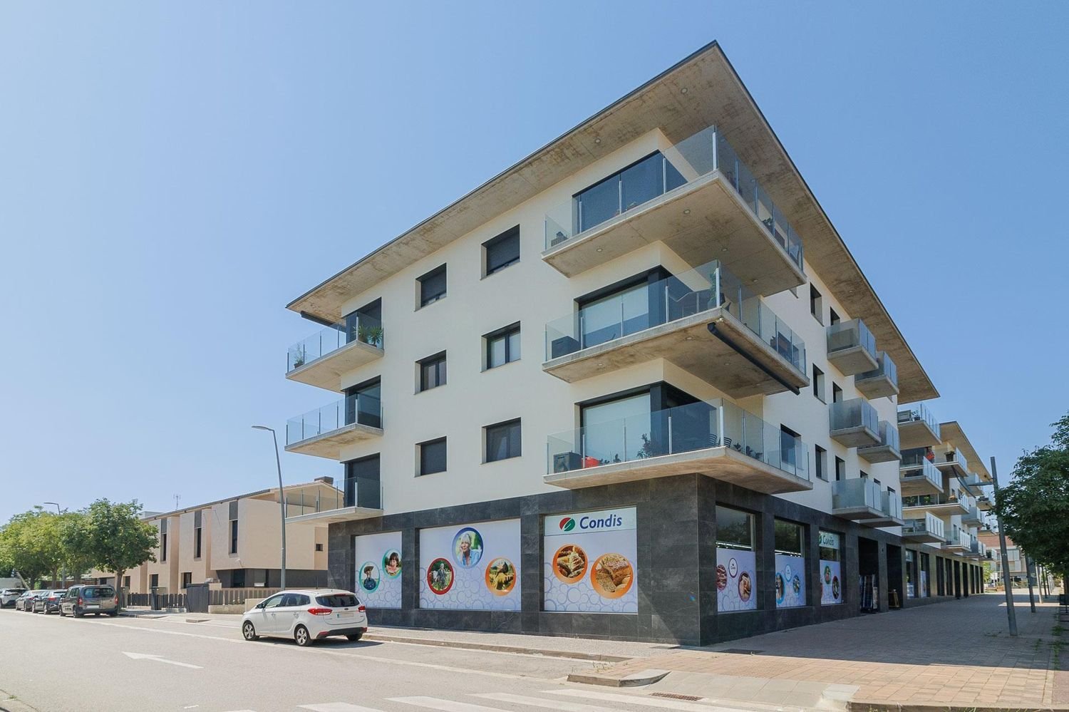 3 bedrooms Apartment in Girona, Spain No. 199129