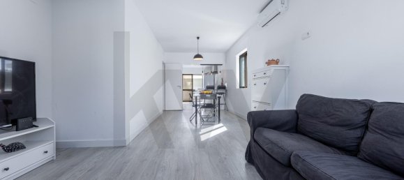 2 bedrooms Townhouse in Cascais, Portugal No. 198406 2