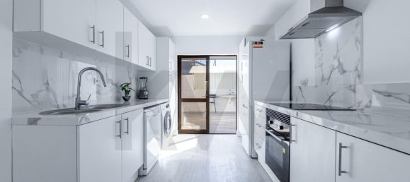 2 bedrooms Townhouse in Cascais, Portugal No. 198406 5