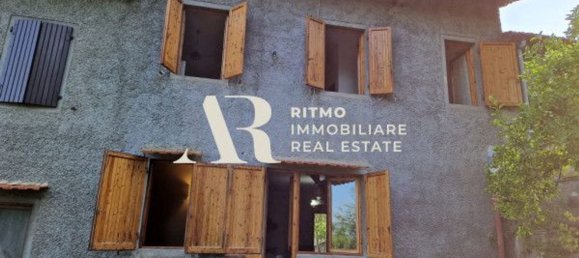 5 rooms Apartment in Pelago, Italy No. 107054 2