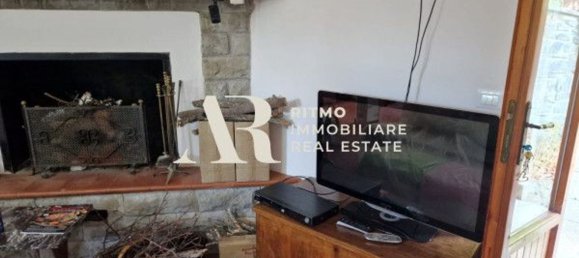 5 rooms Apartment in Pelago, Italy No. 107054 10