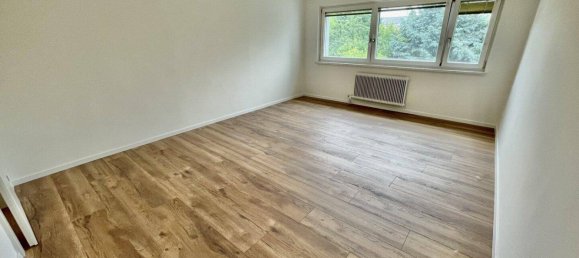 3-salle Appartement à St. Polten, Austria No. 203482 2