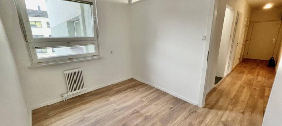 3-salle Appartement à St. Polten, Austria No. 203482 5