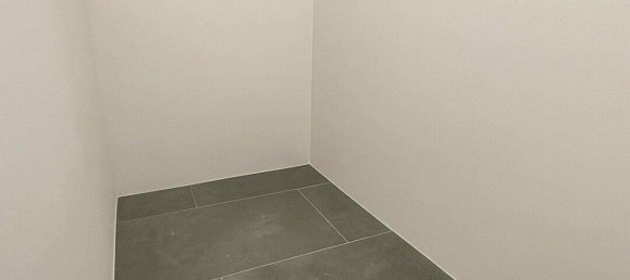 3-salle Appartement à St. Polten, Austria No. 203482 8