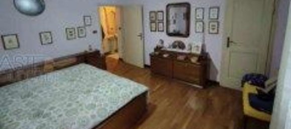 6 rooms House in Pescia, Italy No. 293320 10