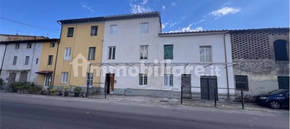 4 غرف نوم منزل في Porcari, Italy رقم 270559 21