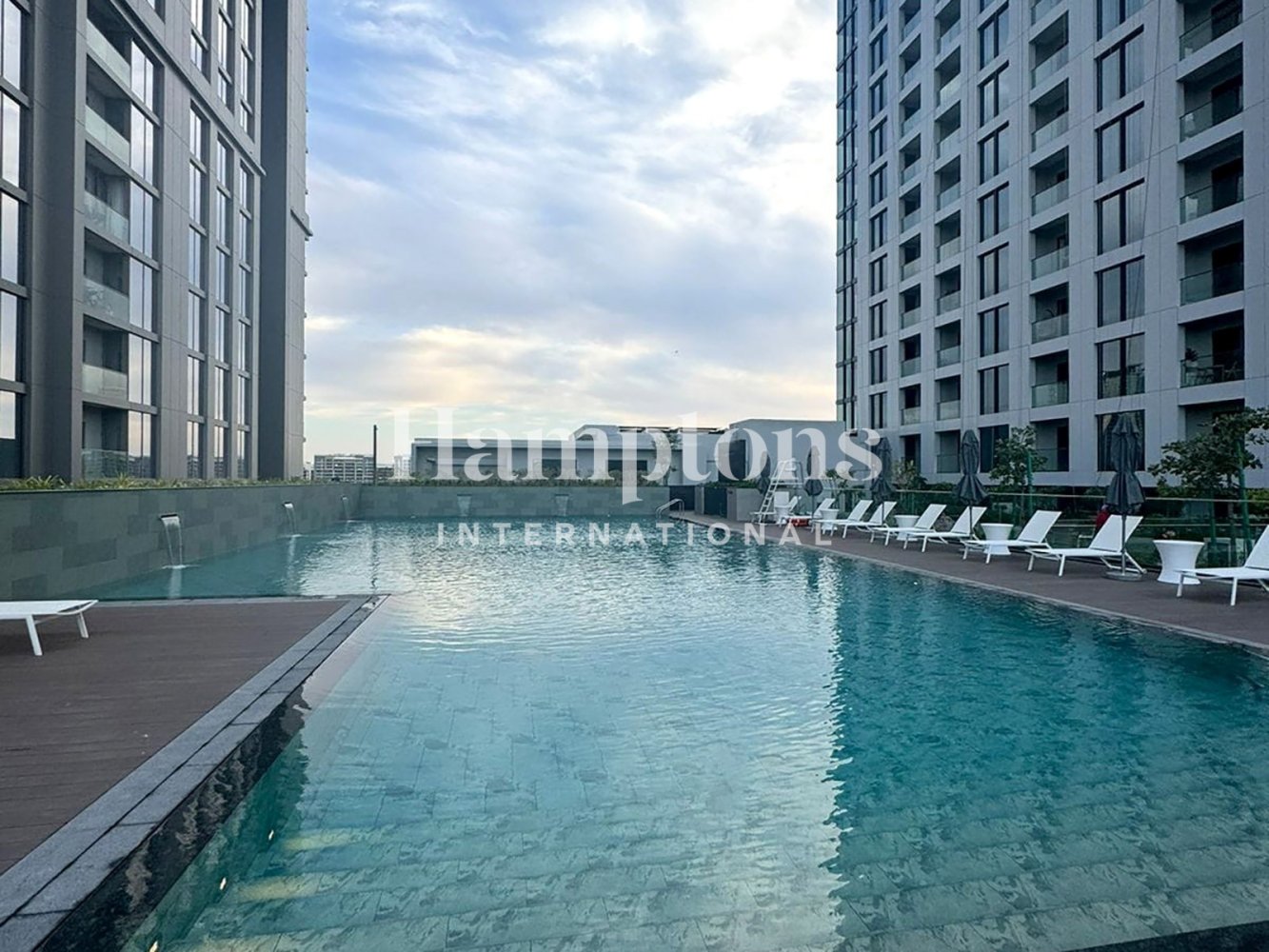 Apartamento de 2 dormitorios en Mohammed Bin Rashid City, UAE No. 122608