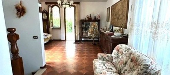 Вилла с 8 комнатами в Виареджо, Италия № 108633 6