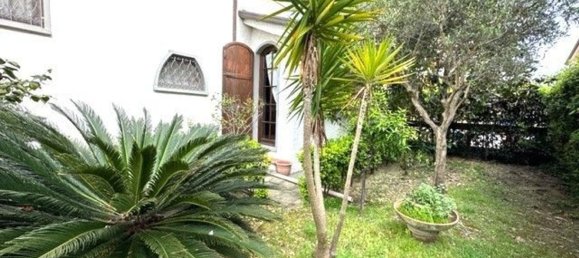 Вилла с 8 комнатами в Виареджо, Италия № 108633 29