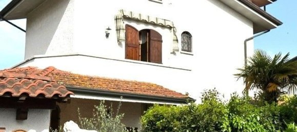 Вилла с 8 комнатами в Виареджо, Италия № 108633 37