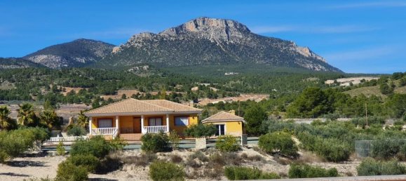 4 bedrooms Villa in Lorca, Spain No. 104836 3