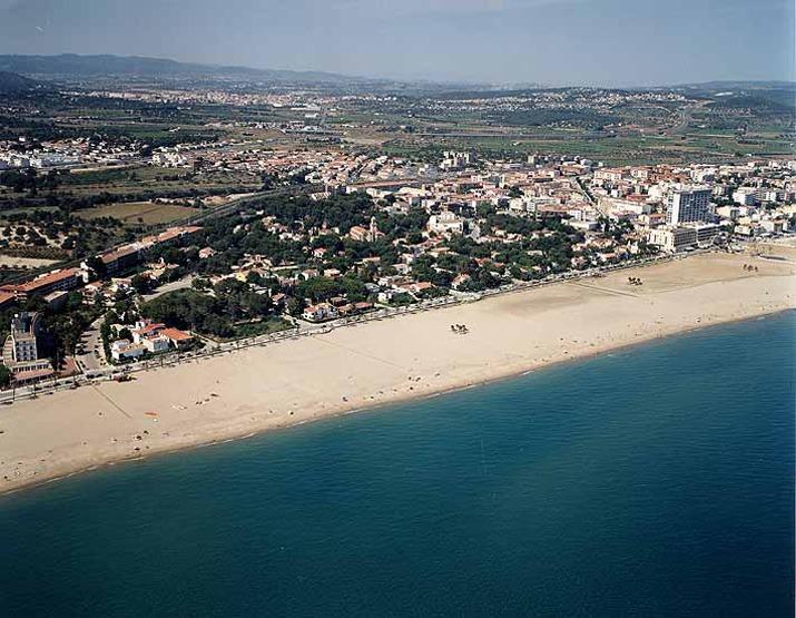 Terreno em El Vendrell, Spain 4400 m² N.º 119084