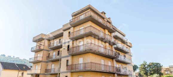 Apartamento de 3 dormitorios en Priverno, Italy No. 124203 20