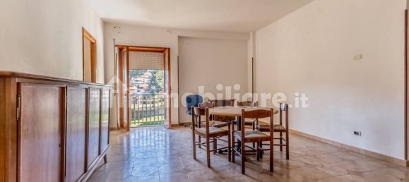 Apartamento de 3 dormitorios en Priverno, Italy No. 124203 2