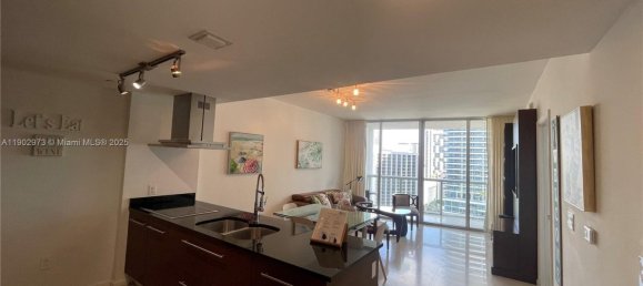 1 chambre propriété commerciale à vendre à Miami, Miami-Dade, Florida, USA № 614862 4