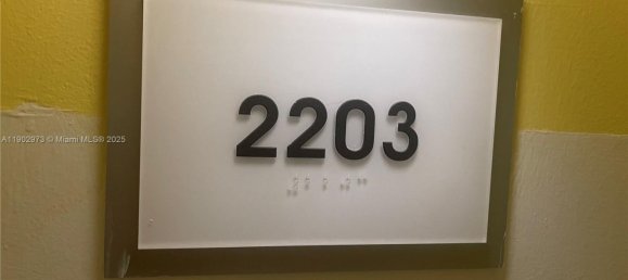 1 chambre propriété commerciale à vendre à Miami, Miami-Dade, Florida, USA № 614862 3