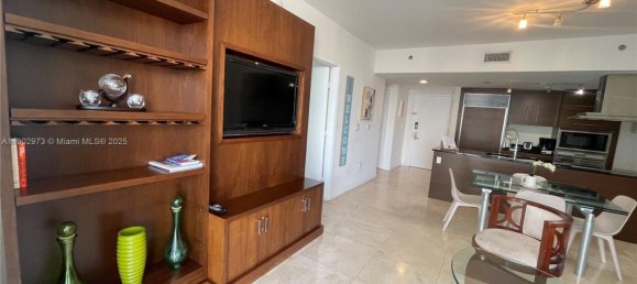 1 chambre propriété commerciale à vendre à Miami, Miami-Dade, Florida, USA № 614862 9