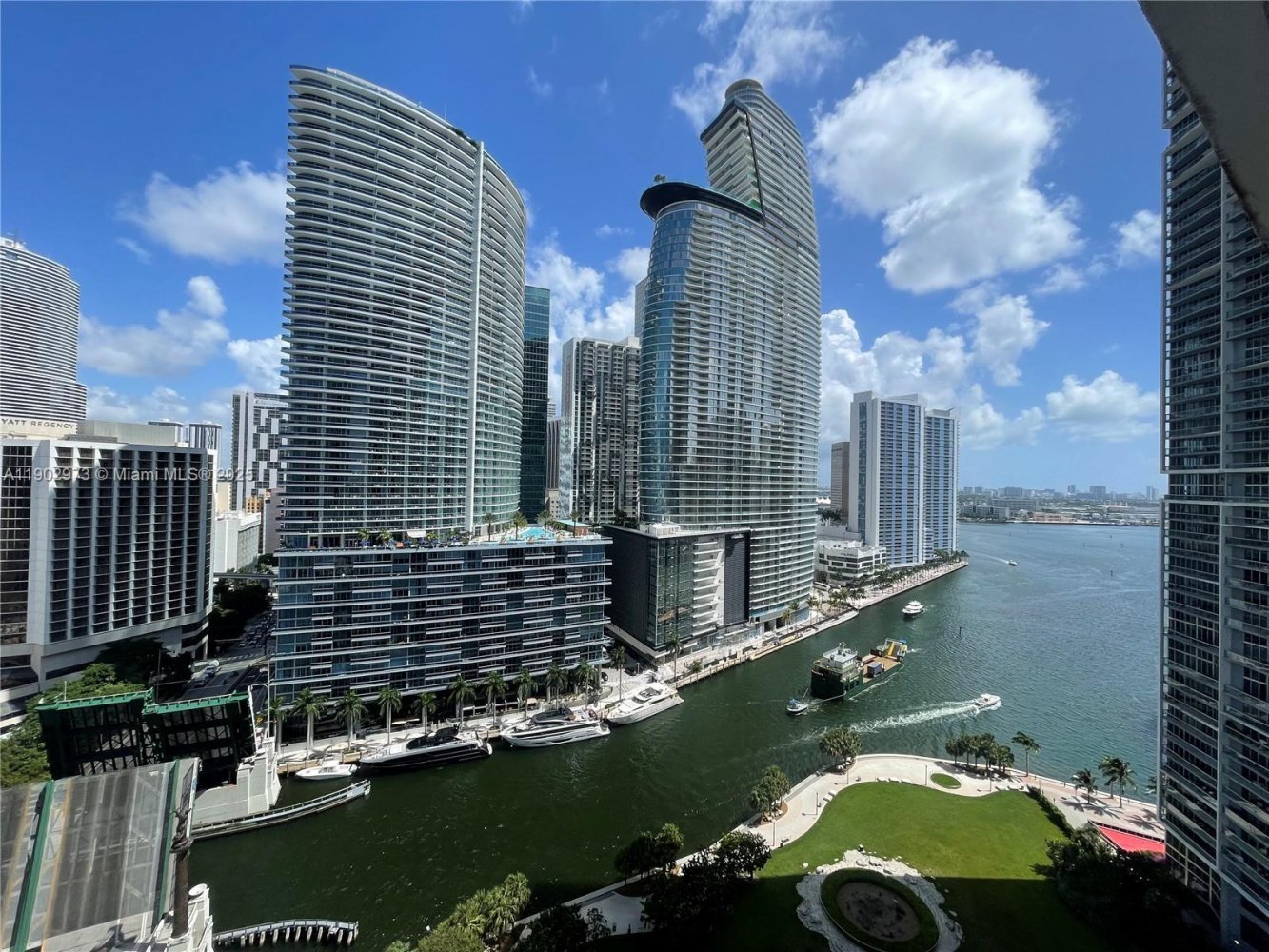 1 chambre propriété commerciale à vendre à Miami, Miami-Dade, Florida, USA № 614862