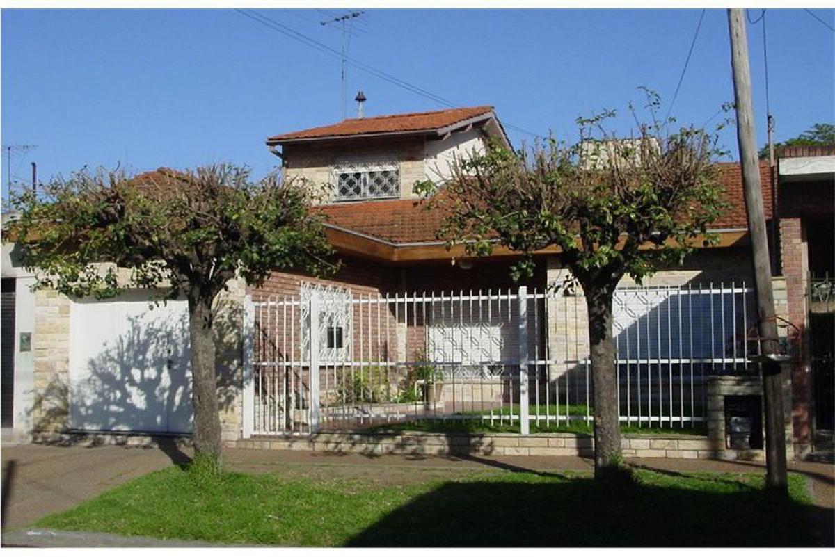 4 bedrooms House in General San Martin, Argentina No. 3165