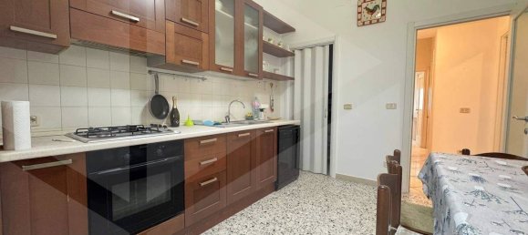 3-salle Appartement à Vasto, Italy No. 17152 19