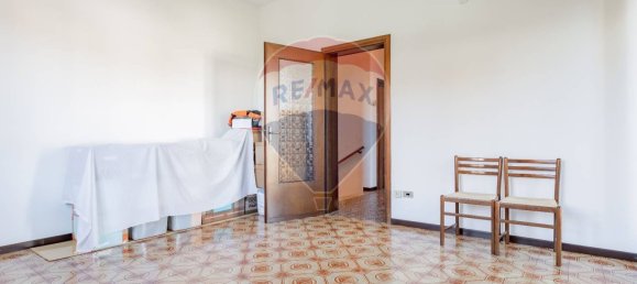 3 bedrooms Villa in Legnano, Italy No. 131006 33