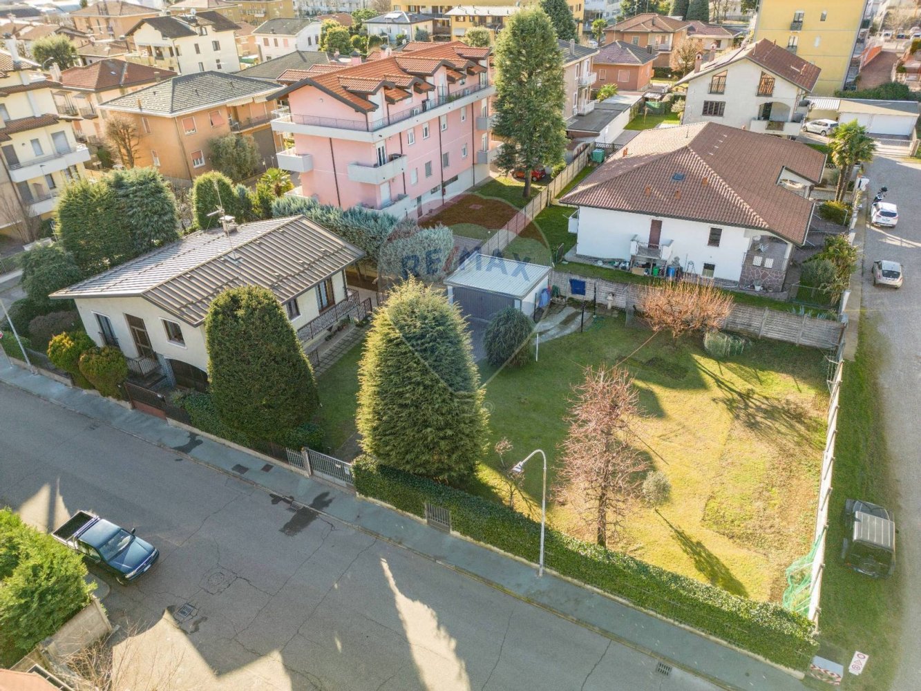 3 bedrooms Villa in Legnano, Italy No. 131006