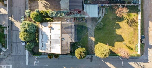 3 bedrooms Villa in Legnano, Italy No. 131006 2