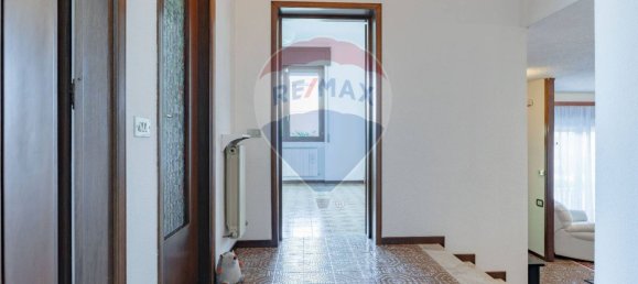 3 bedrooms Villa in Legnano, Italy No. 131006 29