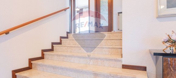 3 bedrooms Villa in Legnano, Italy No. 131006 20