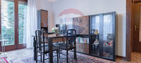 3 bedrooms Villa in Legnano, Italy No. 131006 4