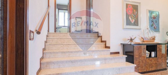 3 bedrooms Villa in Legnano, Italy No. 131006 19