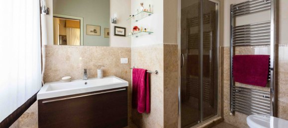 3 Schlafzimmer Villa in Florence, Italy, Nr. 358181 10