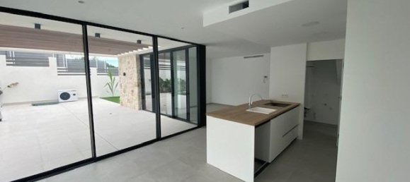 3 bedrooms Townhouse in Alicante, Spain No. 11534 8