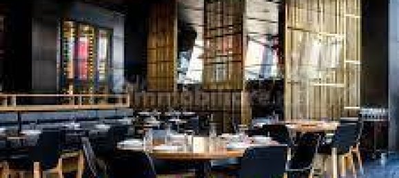 2-salle Propriété commerciale à Milan, Italy No. 245867 3