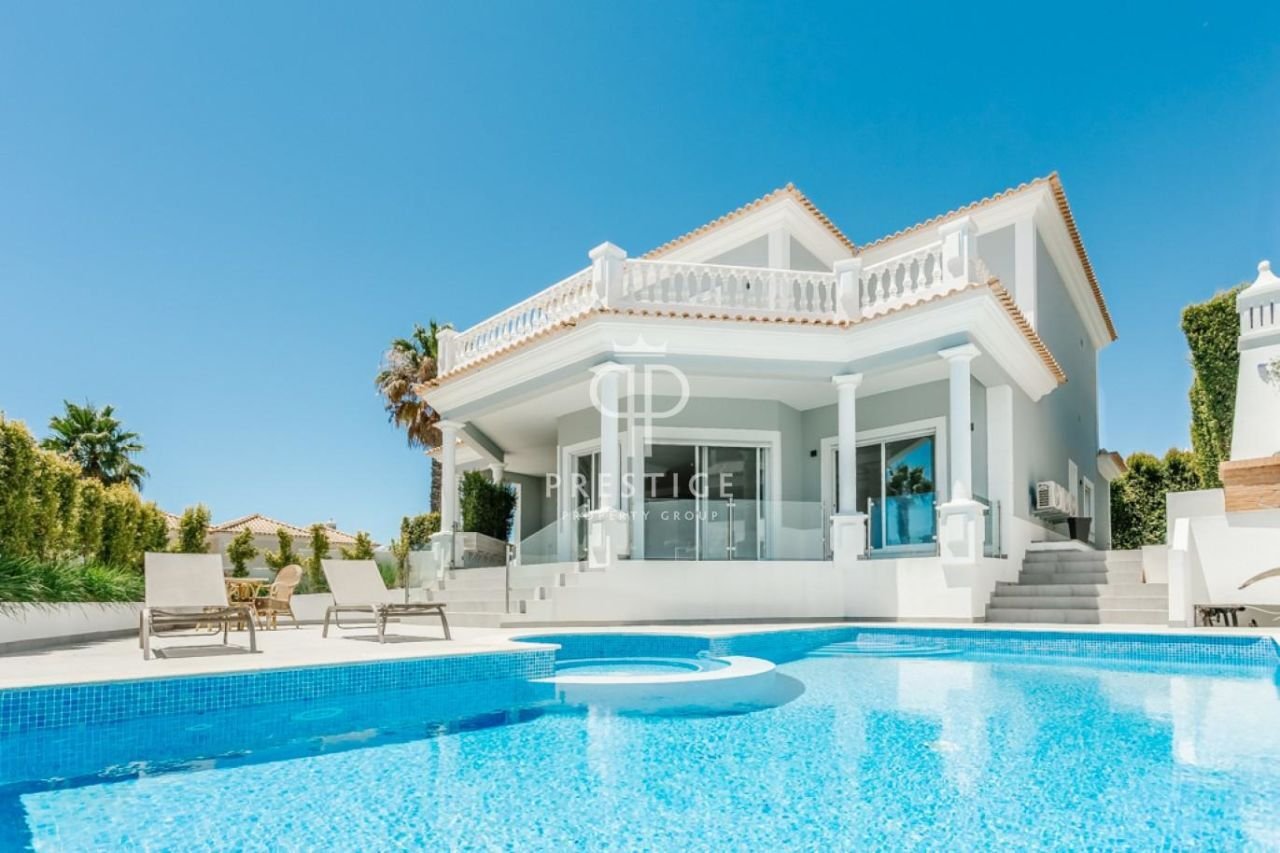 7 bedrooms Villa in Almancil, Portugal No. 212536